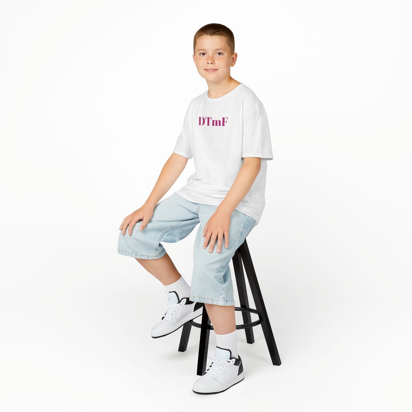 Camiseta para niños inspirada en DTMF